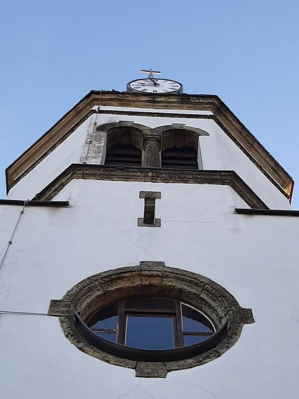 Rundfenster am Kirchturm