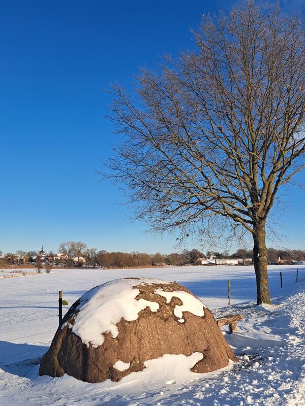 Teufelsstein im Schnee